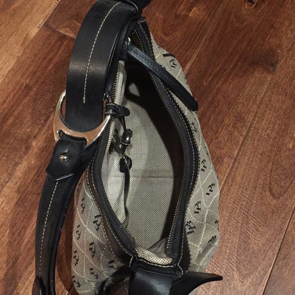 Dooney and Bourke purse - Picture 2 of 5